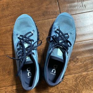 On Cloud X 
Women’s running/walker sneakers
